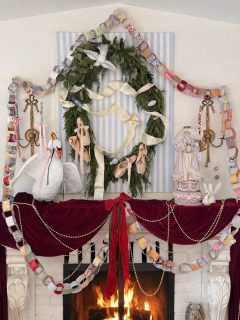 One last look at our holiday 2025 island mantle to enjoy during your week of cheese and leftover sweets. 😘🦢🎀